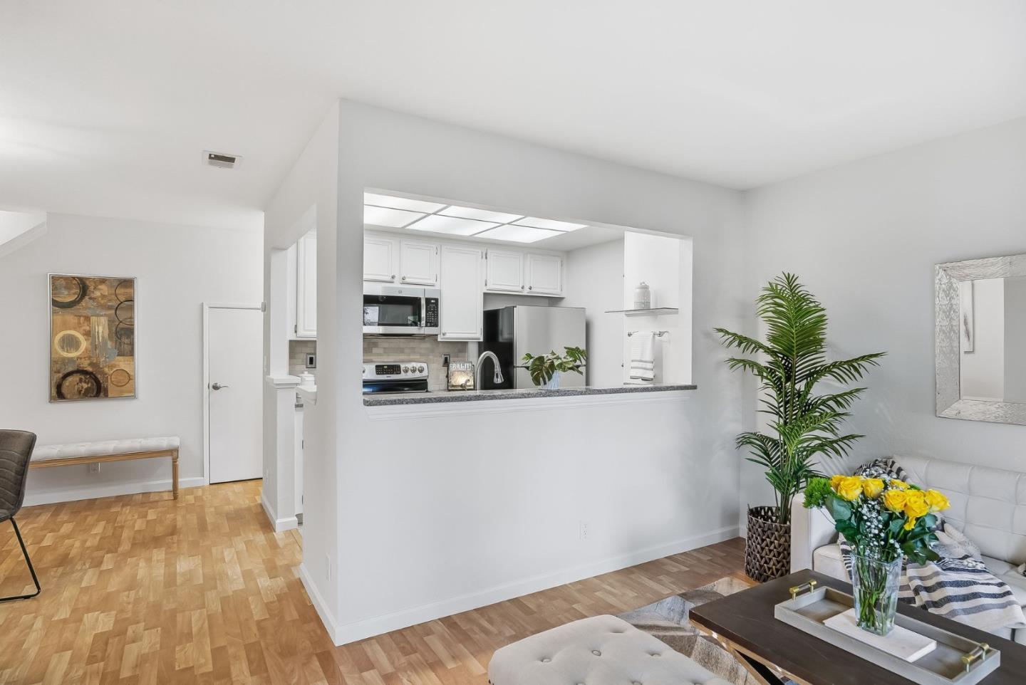 Detail Gallery Image 12 of 52 For 1947 Huxley Ct, San Jose,  CA 95125 - 2 Beds | 1/1 Baths