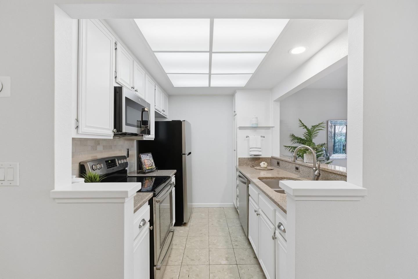 Detail Gallery Image 16 of 52 For 1947 Huxley Ct, San Jose,  CA 95125 - 2 Beds | 1/1 Baths