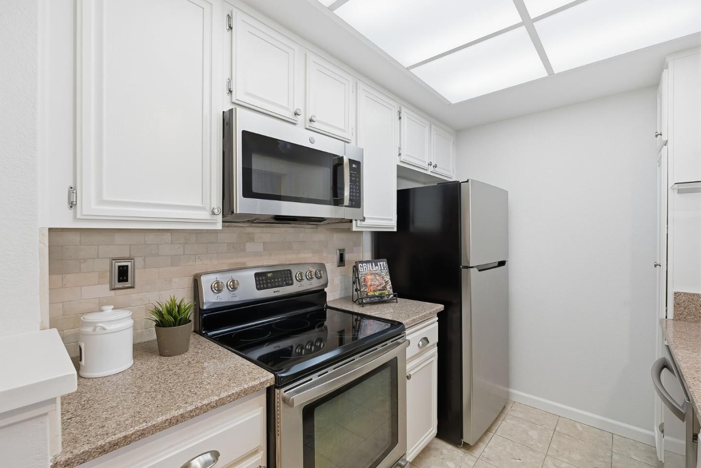 Detail Gallery Image 19 of 52 For 1947 Huxley Ct, San Jose,  CA 95125 - 2 Beds | 1/1 Baths