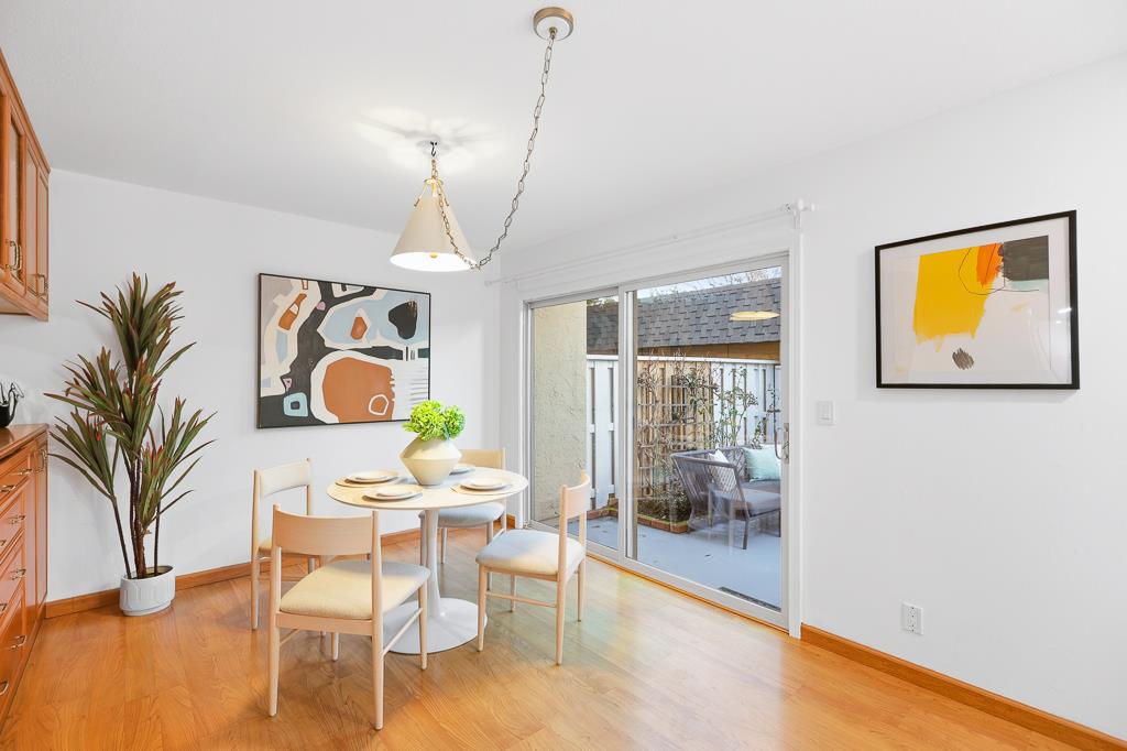 Detail Gallery Image 13 of 63 For 125 Connemara Way #32,  Sunnyvale,  CA 94087 - 2 Beds | 1/1 Baths