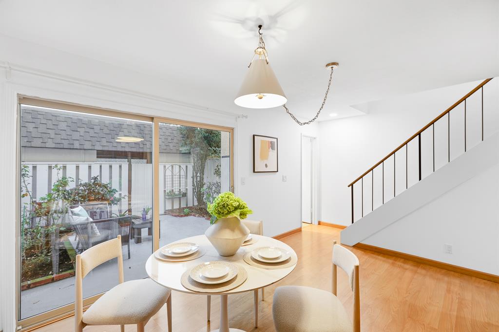 Detail Gallery Image 17 of 63 For 125 Connemara Way #32,  Sunnyvale,  CA 94087 - 2 Beds | 1/1 Baths