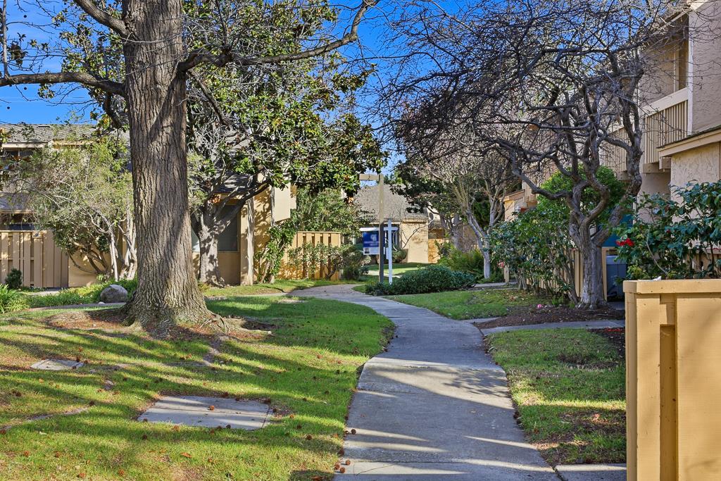 Detail Gallery Image 3 of 63 For 125 Connemara Way #32,  Sunnyvale,  CA 94087 - 2 Beds | 1/1 Baths