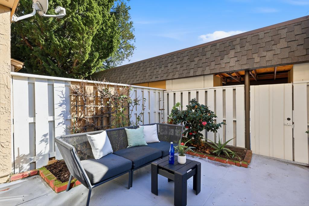 Detail Gallery Image 42 of 63 For 125 Connemara Way #32,  Sunnyvale,  CA 94087 - 2 Beds | 1/1 Baths