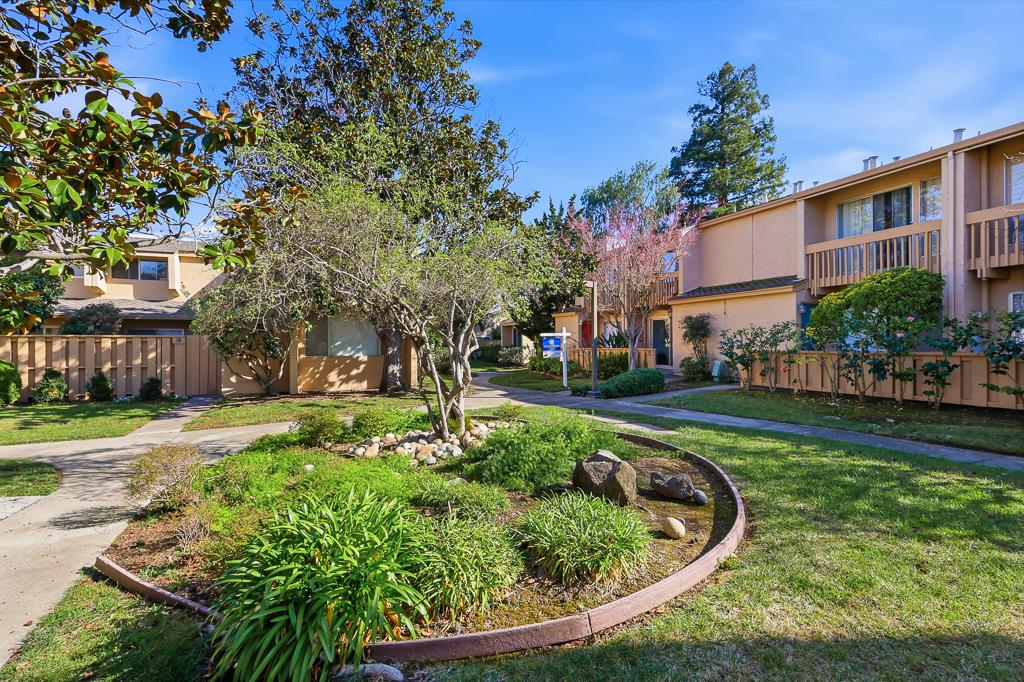 Detail Gallery Image 51 of 63 For 125 Connemara Way #32,  Sunnyvale,  CA 94087 - 2 Beds | 1/1 Baths