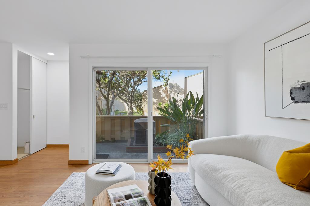 Detail Gallery Image 8 of 63 For 125 Connemara Way #32,  Sunnyvale,  CA 94087 - 2 Beds | 1/1 Baths