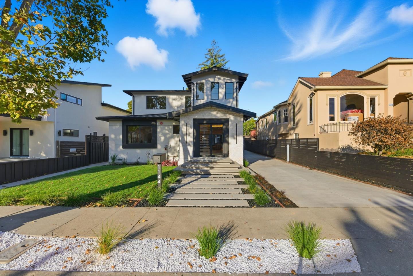 Detail Gallery Image 2 of 35 For 1144 Bernal Ave, Burlingame,  CA 94010 - 4 Beds | 4/1 Baths