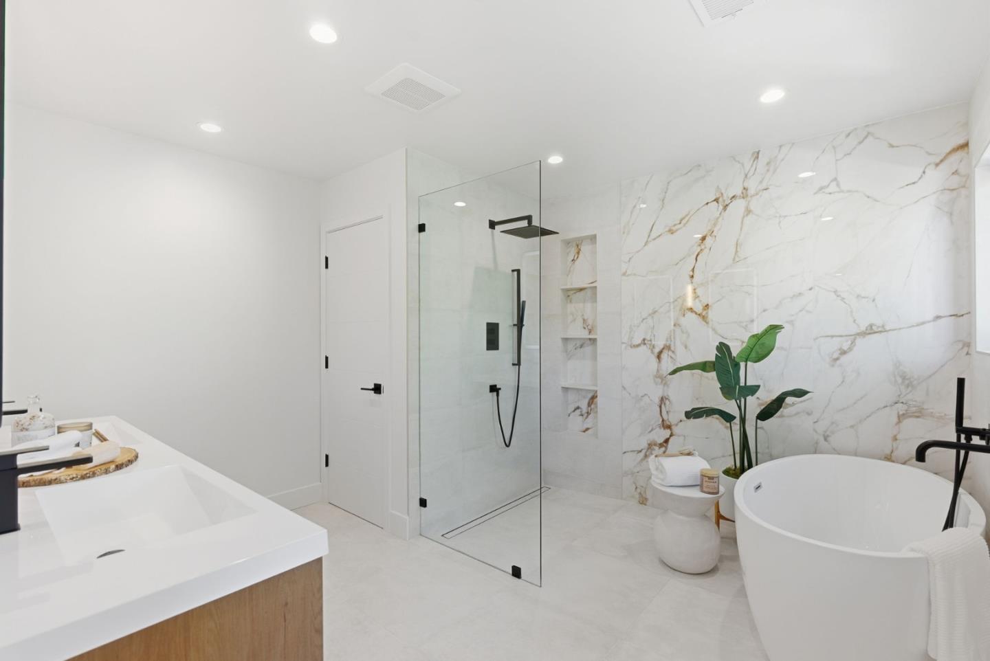 Detail Gallery Image 21 of 35 For 1144 Bernal Ave, Burlingame,  CA 94010 - 4 Beds | 4/1 Baths
