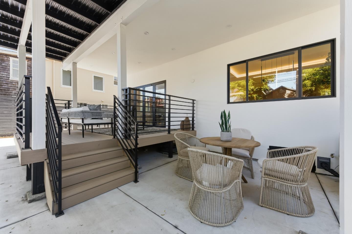 Detail Gallery Image 29 of 35 For 1144 Bernal Ave, Burlingame,  CA 94010 - 4 Beds | 4/1 Baths