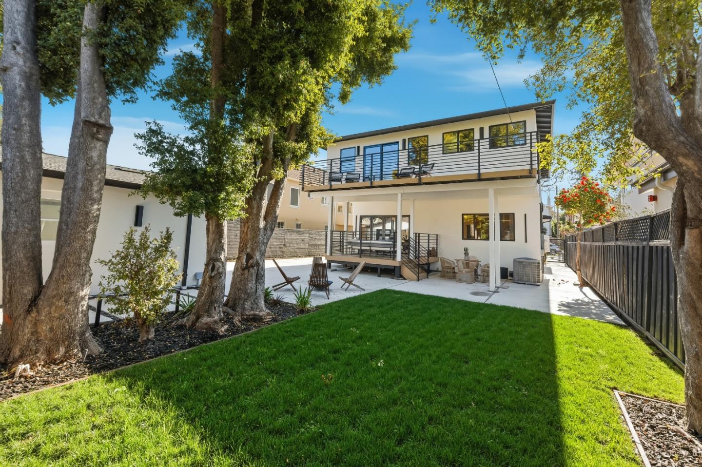 Detail Gallery Image 32 of 35 For 1144 Bernal Ave, Burlingame,  CA 94010 - 4 Beds | 4/1 Baths