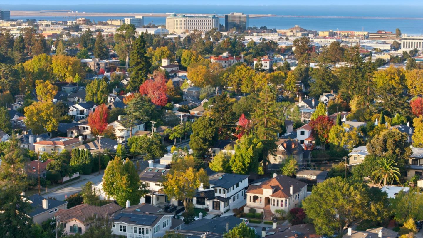 Detail Gallery Image 34 of 35 For 1144 Bernal Ave, Burlingame,  CA 94010 - 4 Beds | 4/1 Baths