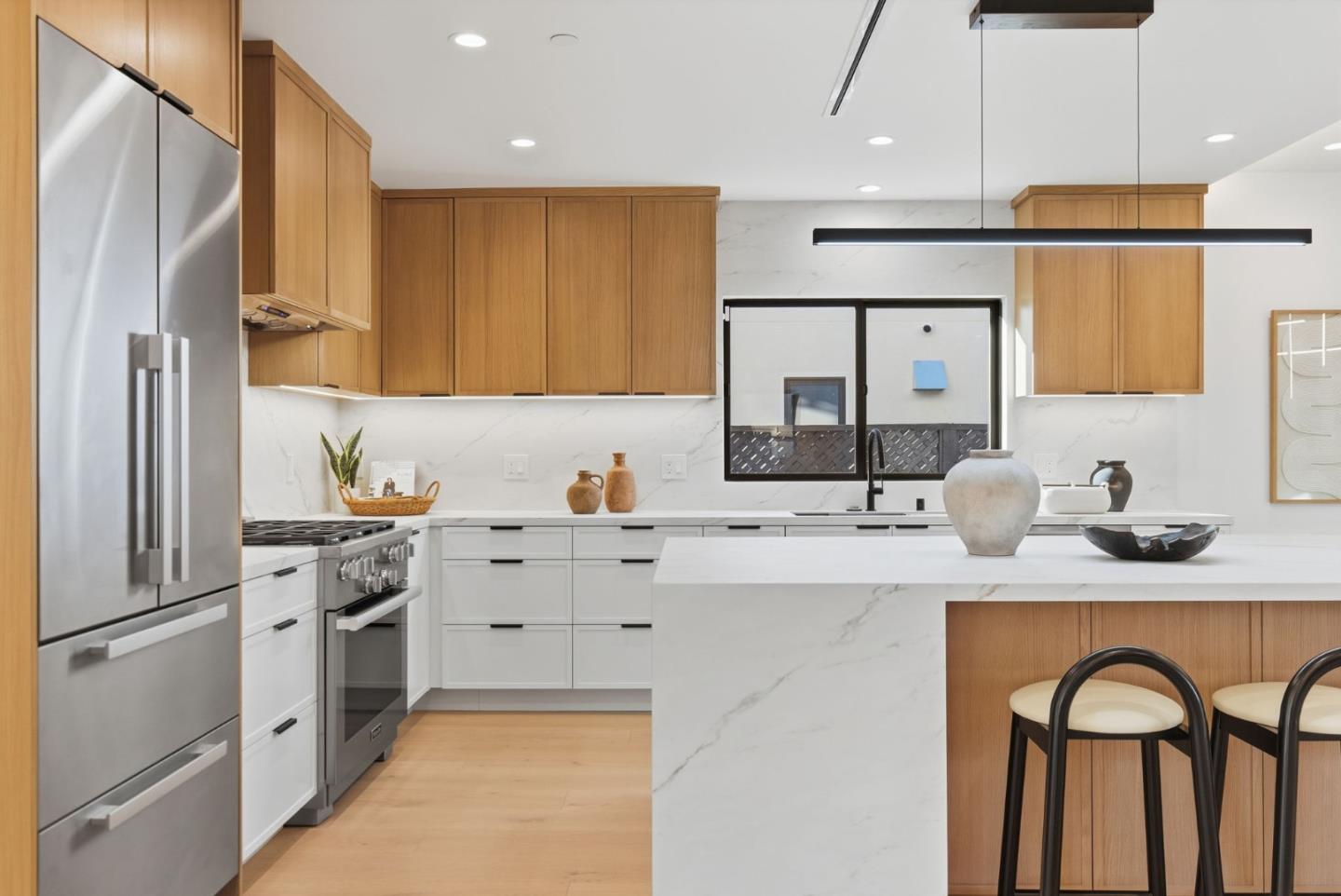 Detail Gallery Image 7 of 35 For 1144 Bernal Ave, Burlingame,  CA 94010 - 4 Beds | 4/1 Baths