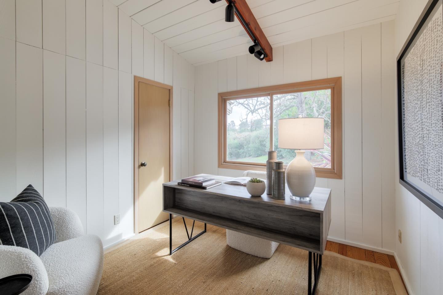 Detail Gallery Image 18 of 29 For 888 Robb Rd, Palo Alto,  CA 94306 - 4 Beds | 3/1 Baths