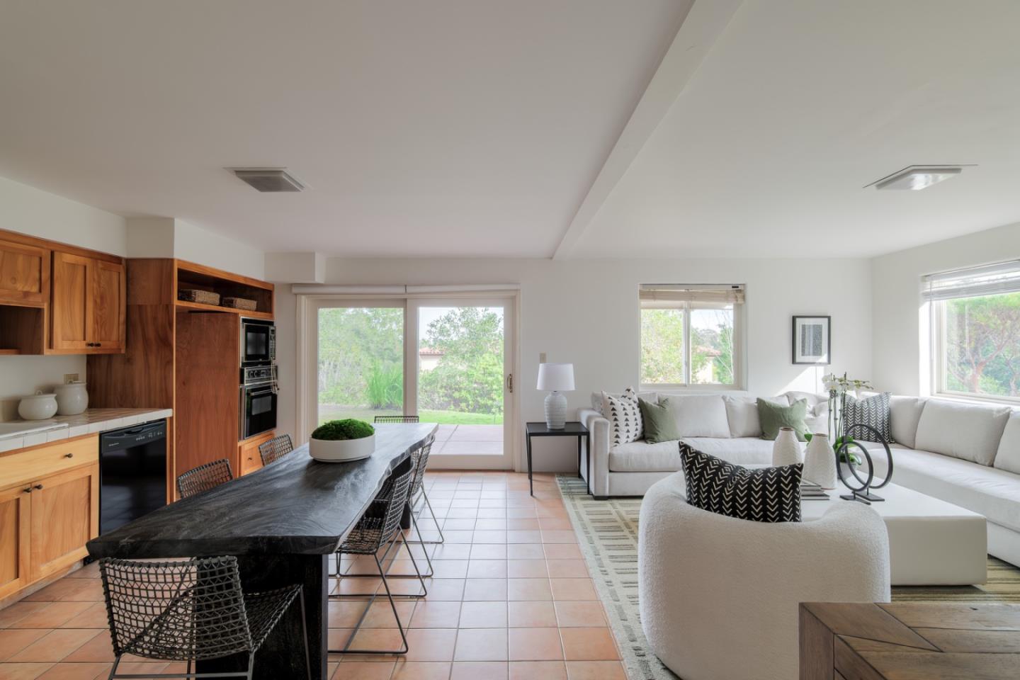 Detail Gallery Image 21 of 29 For 888 Robb Rd, Palo Alto,  CA 94306 - 4 Beds | 3/1 Baths