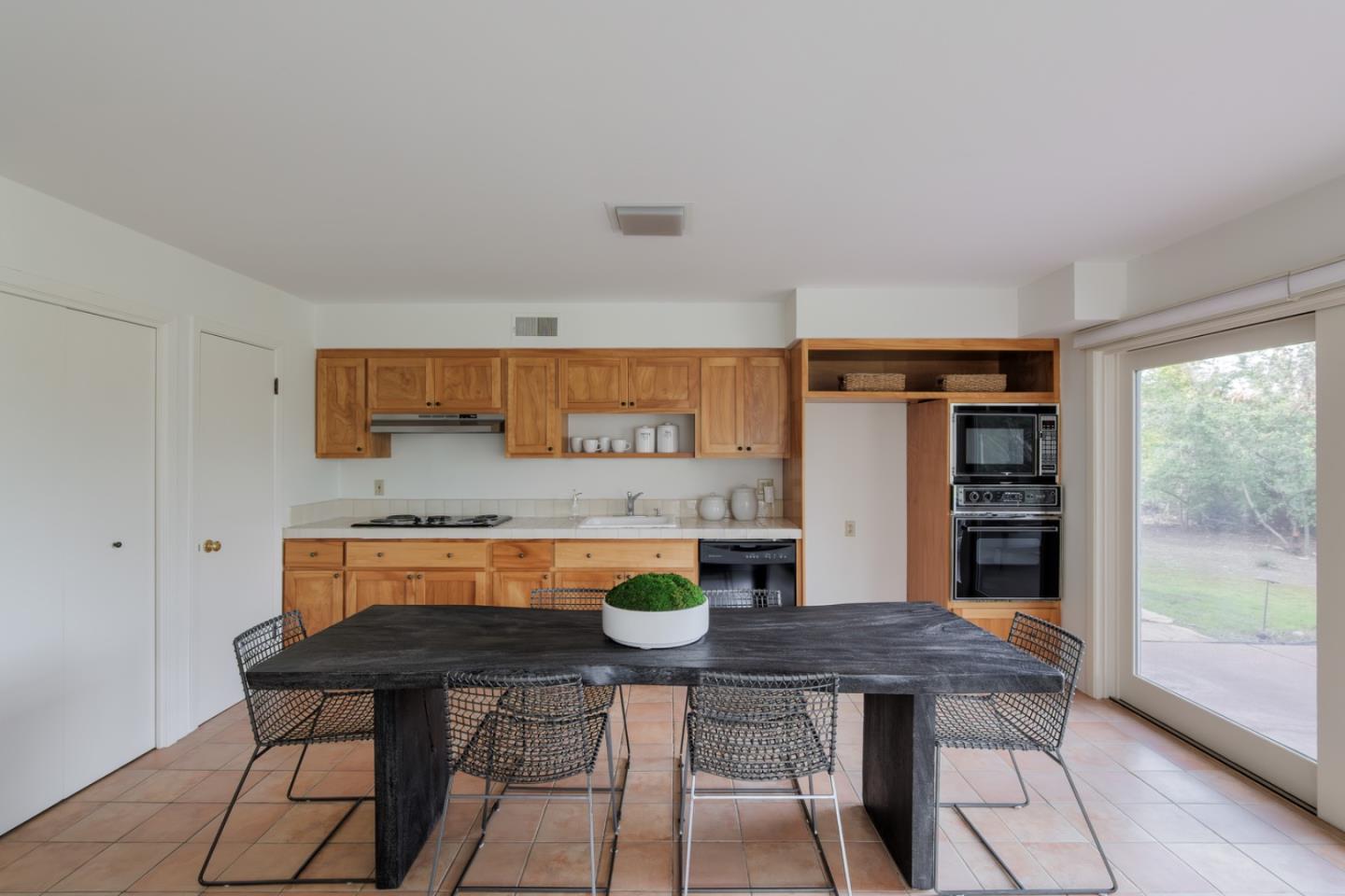 Detail Gallery Image 22 of 29 For 888 Robb Rd, Palo Alto,  CA 94306 - 4 Beds | 3/1 Baths