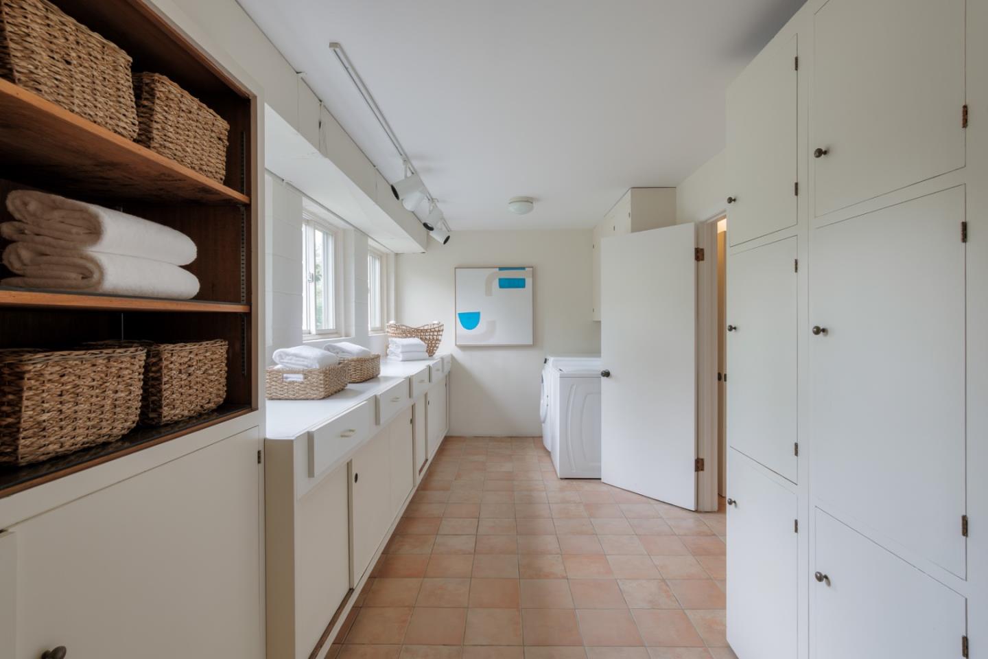 Detail Gallery Image 23 of 29 For 888 Robb Rd, Palo Alto,  CA 94306 - 4 Beds | 3/1 Baths