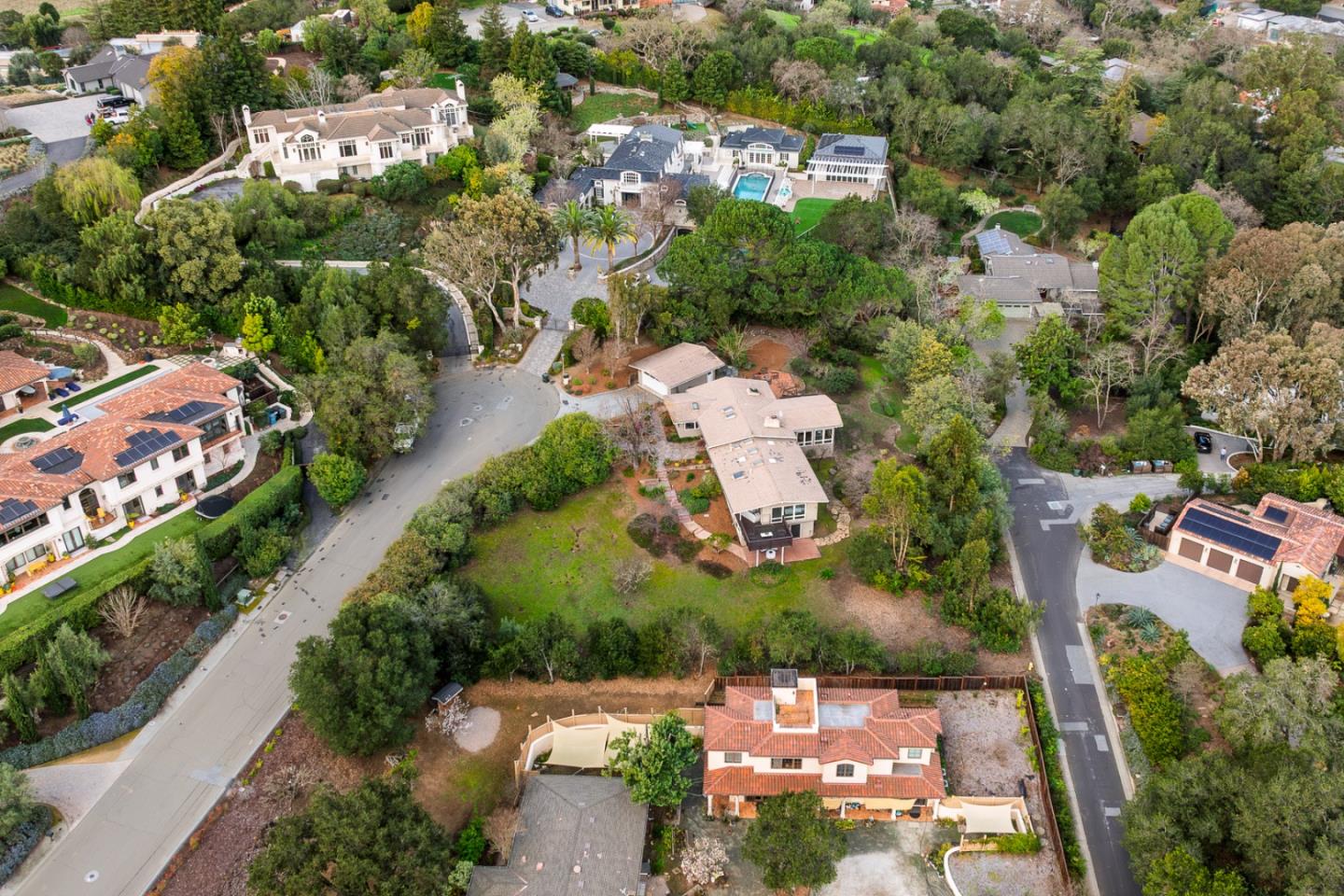 Detail Gallery Image 3 of 29 For 888 Robb Rd, Palo Alto,  CA 94306 - 4 Beds | 3/1 Baths