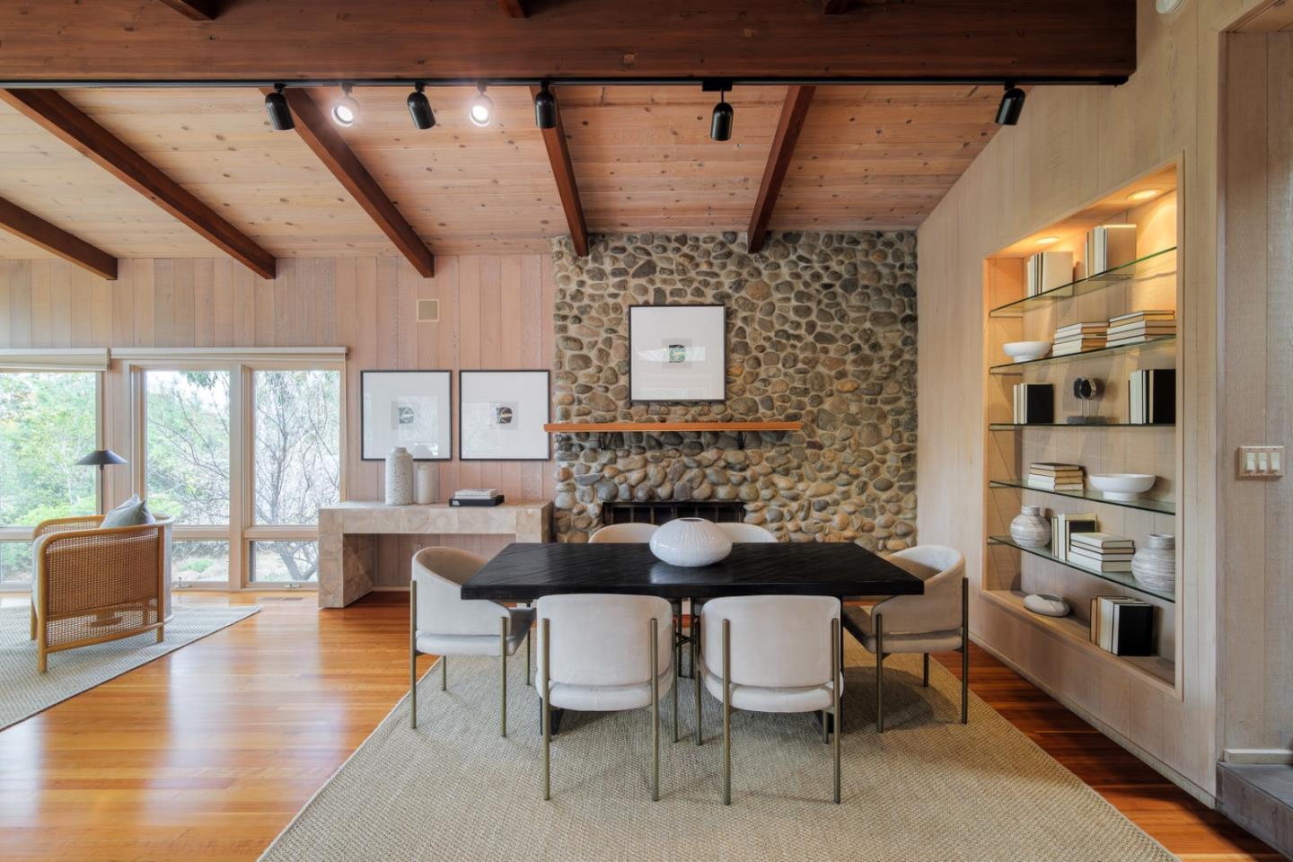 Detail Gallery Image 8 of 29 For 888 Robb Rd, Palo Alto,  CA 94306 - 4 Beds | 3/1 Baths