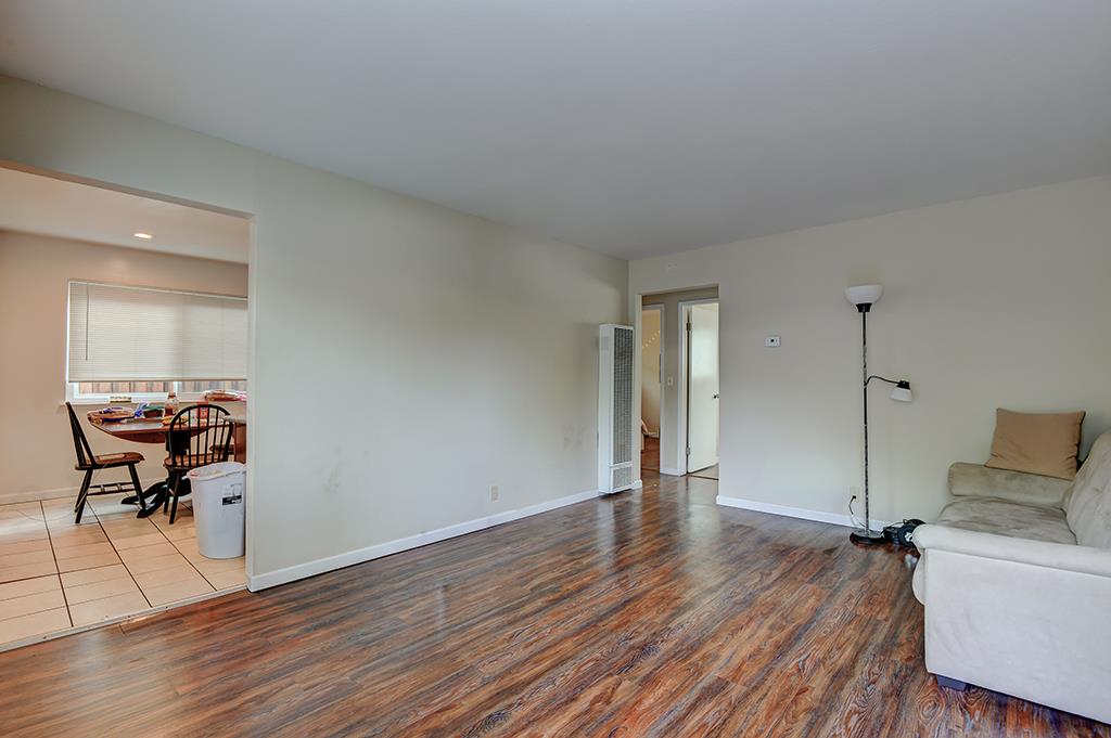 Detail Gallery Image 11 of 20 For 365 Chiquita Ave, Mountain View,  CA 94041 - – Beds | – Baths