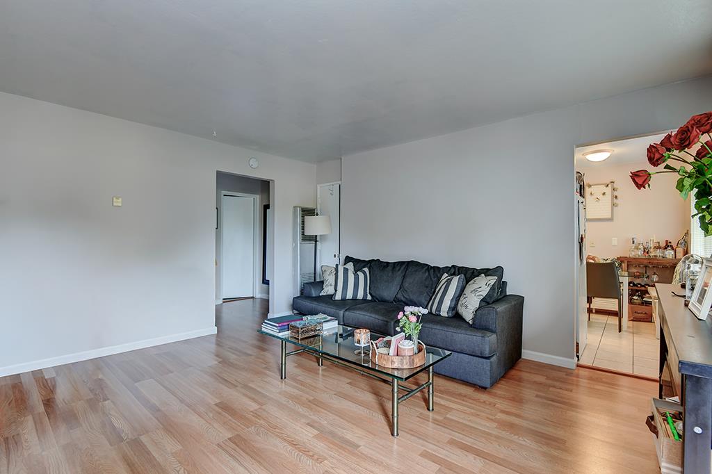 Detail Gallery Image 14 of 20 For 365 Chiquita Ave, Mountain View,  CA 94041 - – Beds | – Baths