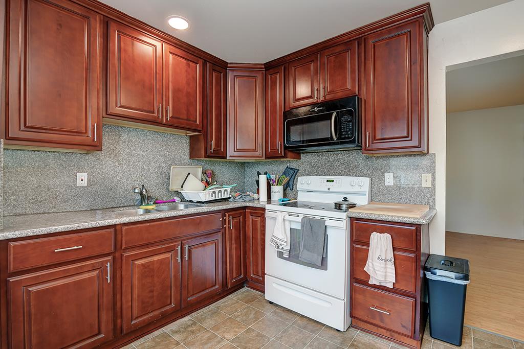 Detail Gallery Image 16 of 20 For 365 Chiquita Ave, Mountain View,  CA 94041 - – Beds | – Baths