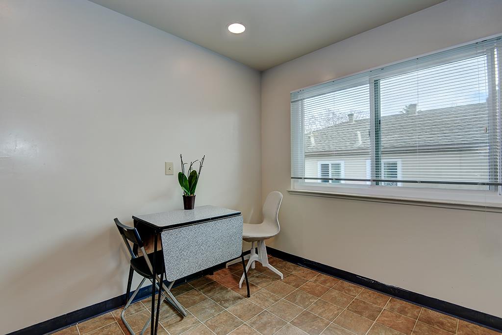 Detail Gallery Image 18 of 20 For 365 Chiquita Ave, Mountain View,  CA 94041 - – Beds | – Baths