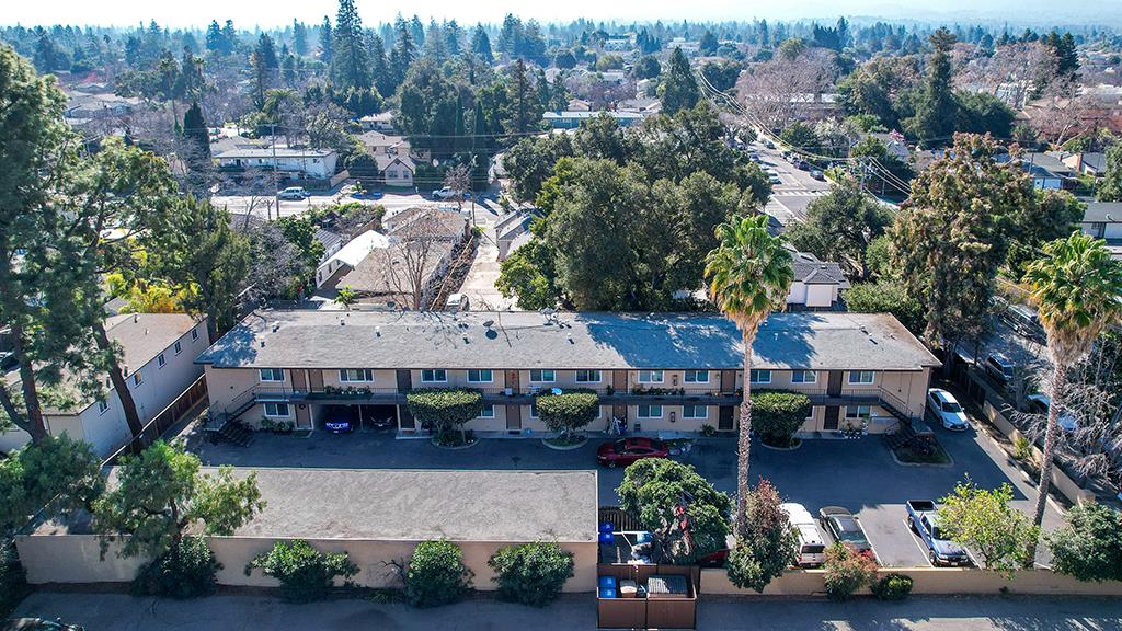 Detail Gallery Image 2 of 20 For 365 Chiquita Ave, Mountain View,  CA 94041 - – Beds | – Baths