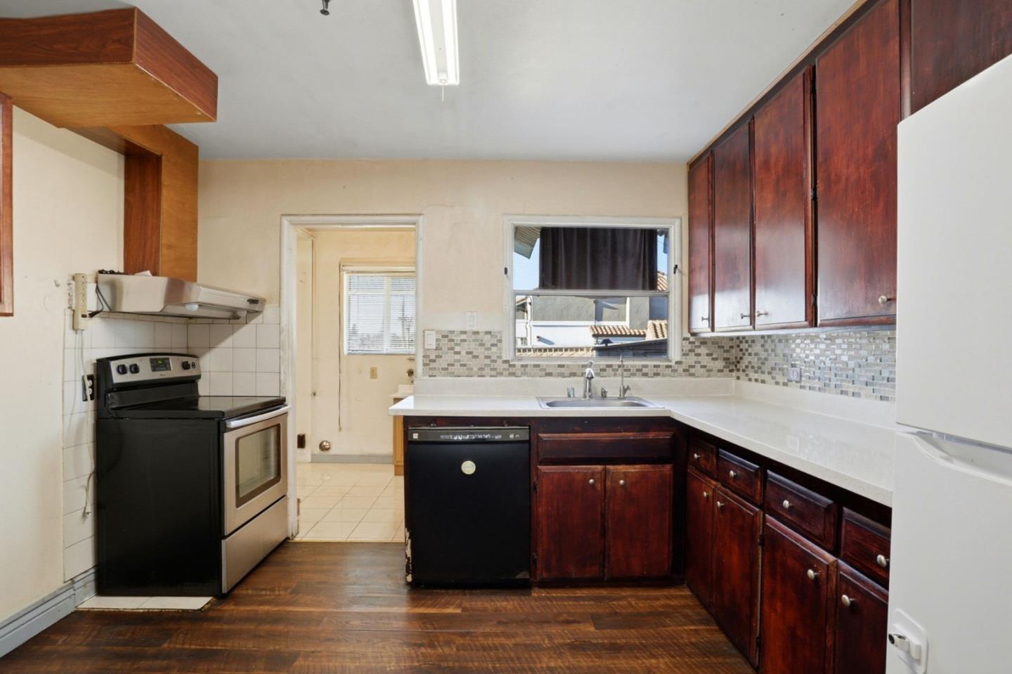 Detail Gallery Image 10 of 26 For 2935 Mckee Rd, San Jose,  CA 95127 - 3 Beds | 1 Baths