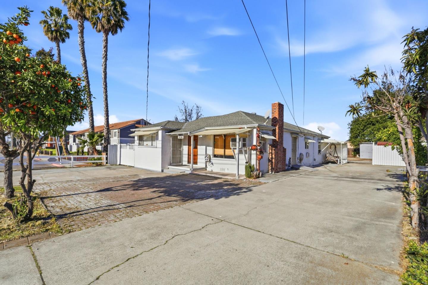 Detail Gallery Image 2 of 26 For 2935 Mckee Rd, San Jose,  CA 95127 - 3 Beds | 1 Baths