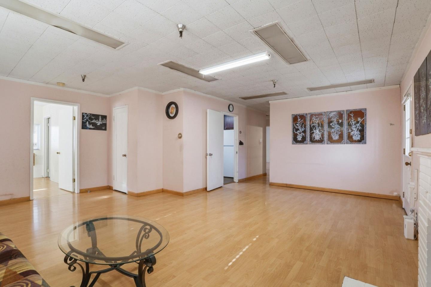 Detail Gallery Image 6 of 26 For 2935 Mckee Rd, San Jose,  CA 95127 - 3 Beds | 1 Baths