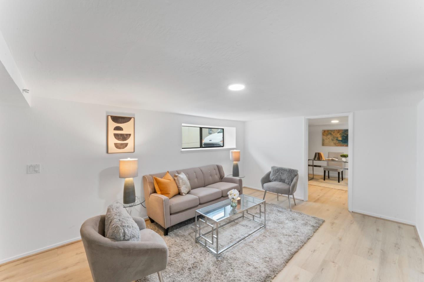 Detail Gallery Image 14 of 21 For 300 Klamath St, Brisbane,  CA 94005 - 3 Beds | 3 Baths