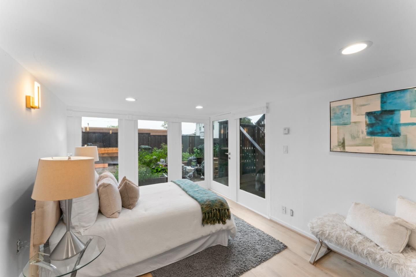 Detail Gallery Image 18 of 21 For 300 Klamath St, Brisbane,  CA 94005 - 3 Beds | 3 Baths