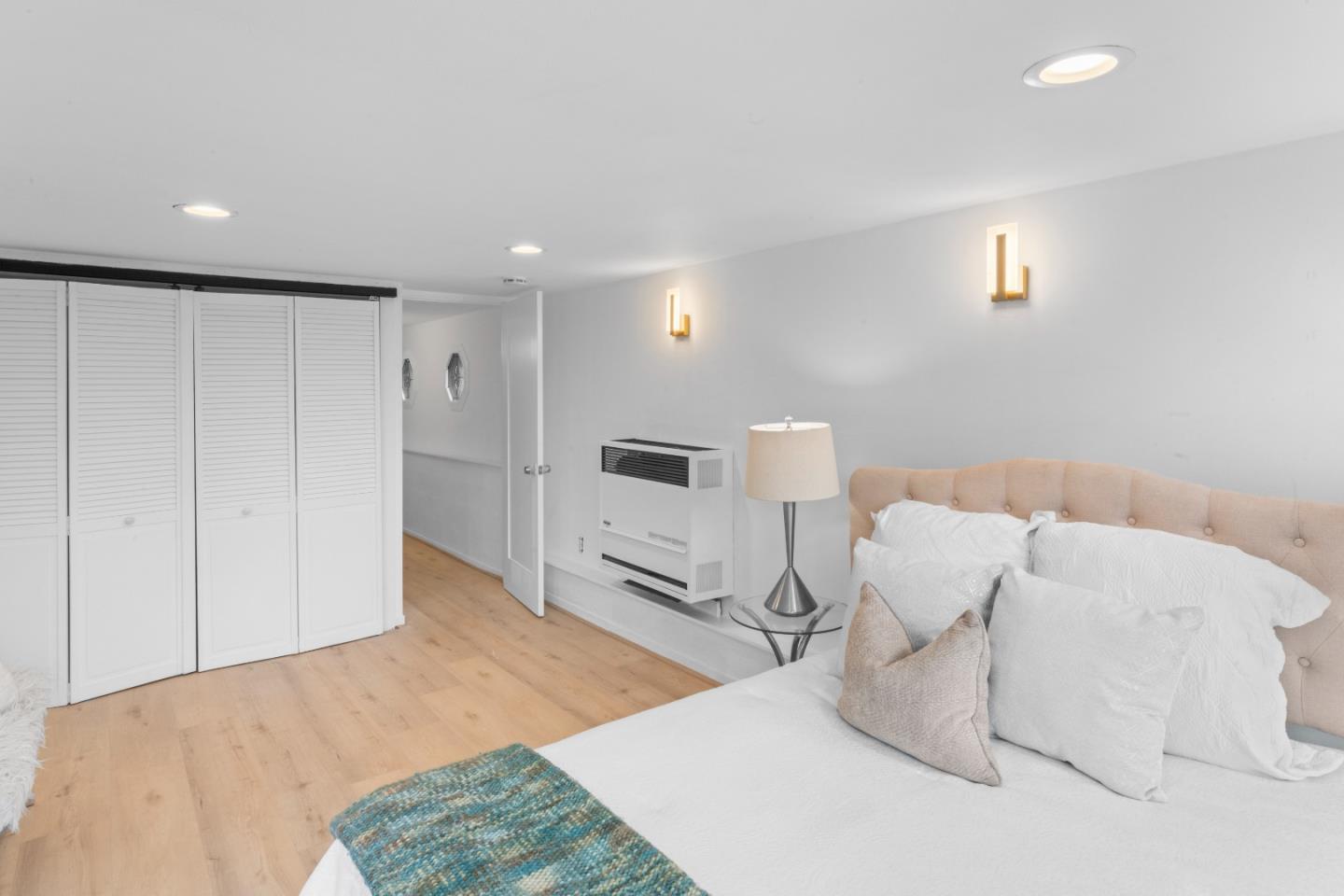 Detail Gallery Image 20 of 21 For 300 Klamath St, Brisbane,  CA 94005 - 3 Beds | 3 Baths