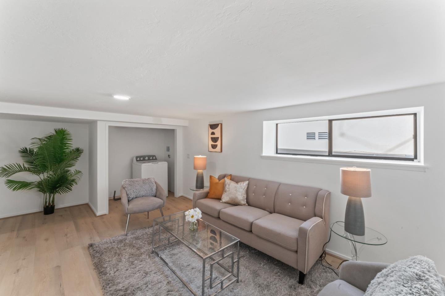 Detail Gallery Image 23 of 48 For 300 Klamath St, Brisbane,  CA 94005 - 3 Beds | 3 Baths