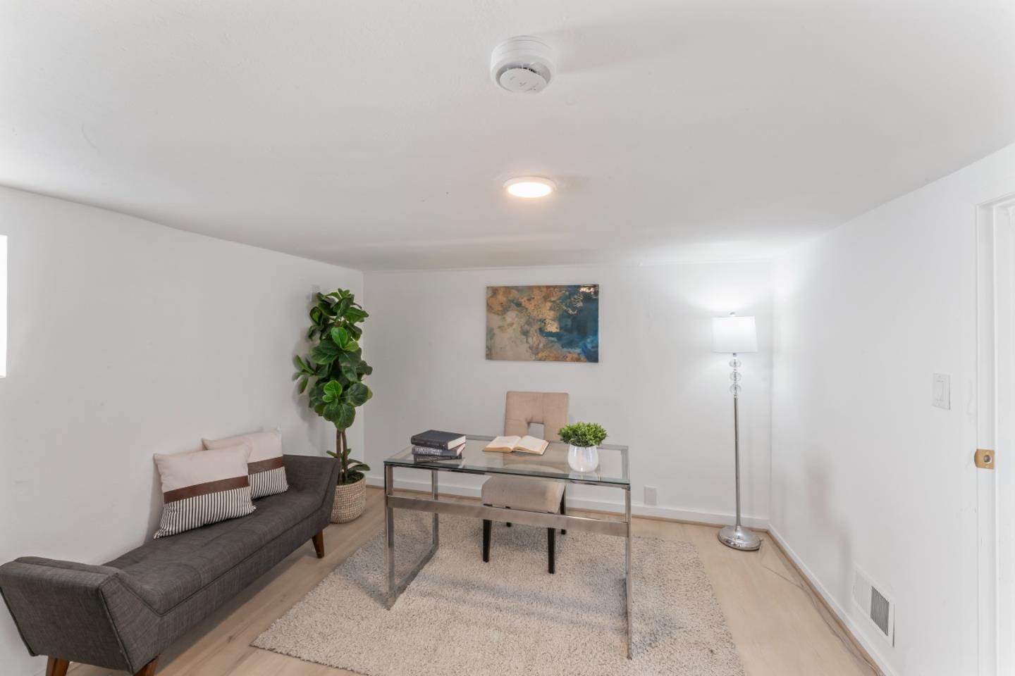 Detail Gallery Image 24 of 48 For 300 Klamath St, Brisbane,  CA 94005 - 3 Beds | 3 Baths