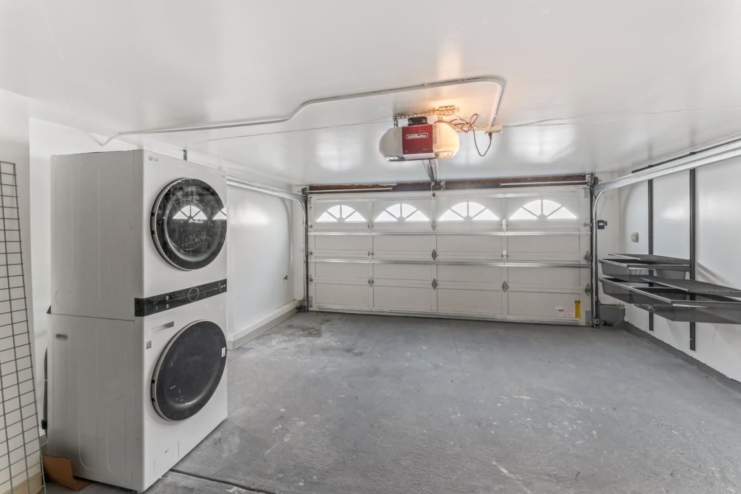 Detail Gallery Image 30 of 48 For 300 Klamath St, Brisbane,  CA 94005 - 3 Beds | 3 Baths