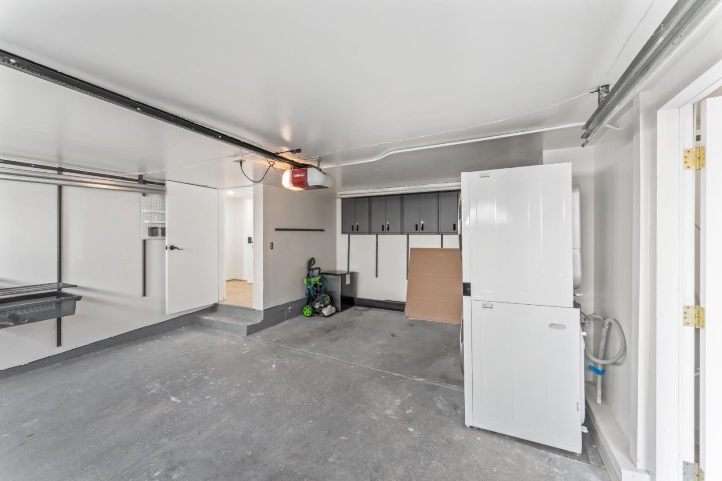 Detail Gallery Image 31 of 48 For 300 Klamath St, Brisbane,  CA 94005 - 3 Beds | 3 Baths