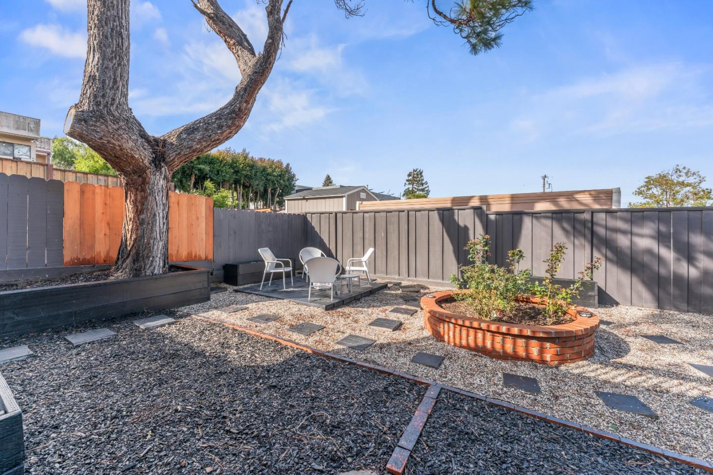 Detail Gallery Image 36 of 48 For 300 Klamath St, Brisbane,  CA 94005 - 3 Beds | 3 Baths