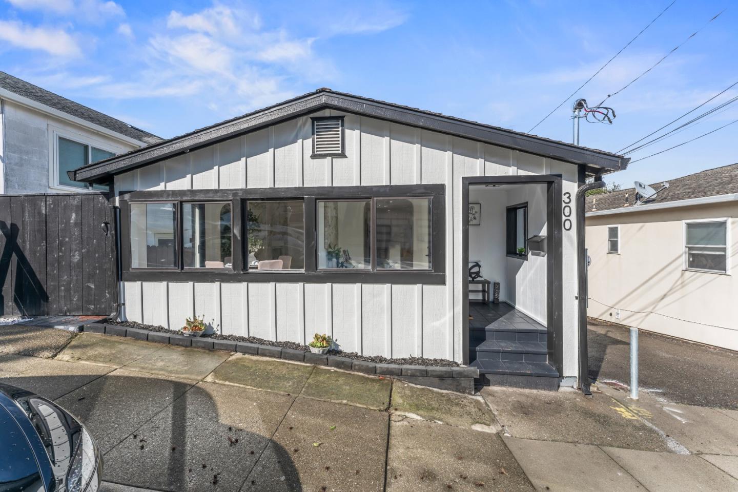 Detail Gallery Image 39 of 48 For 300 Klamath St, Brisbane,  CA 94005 - 3 Beds | 3 Baths