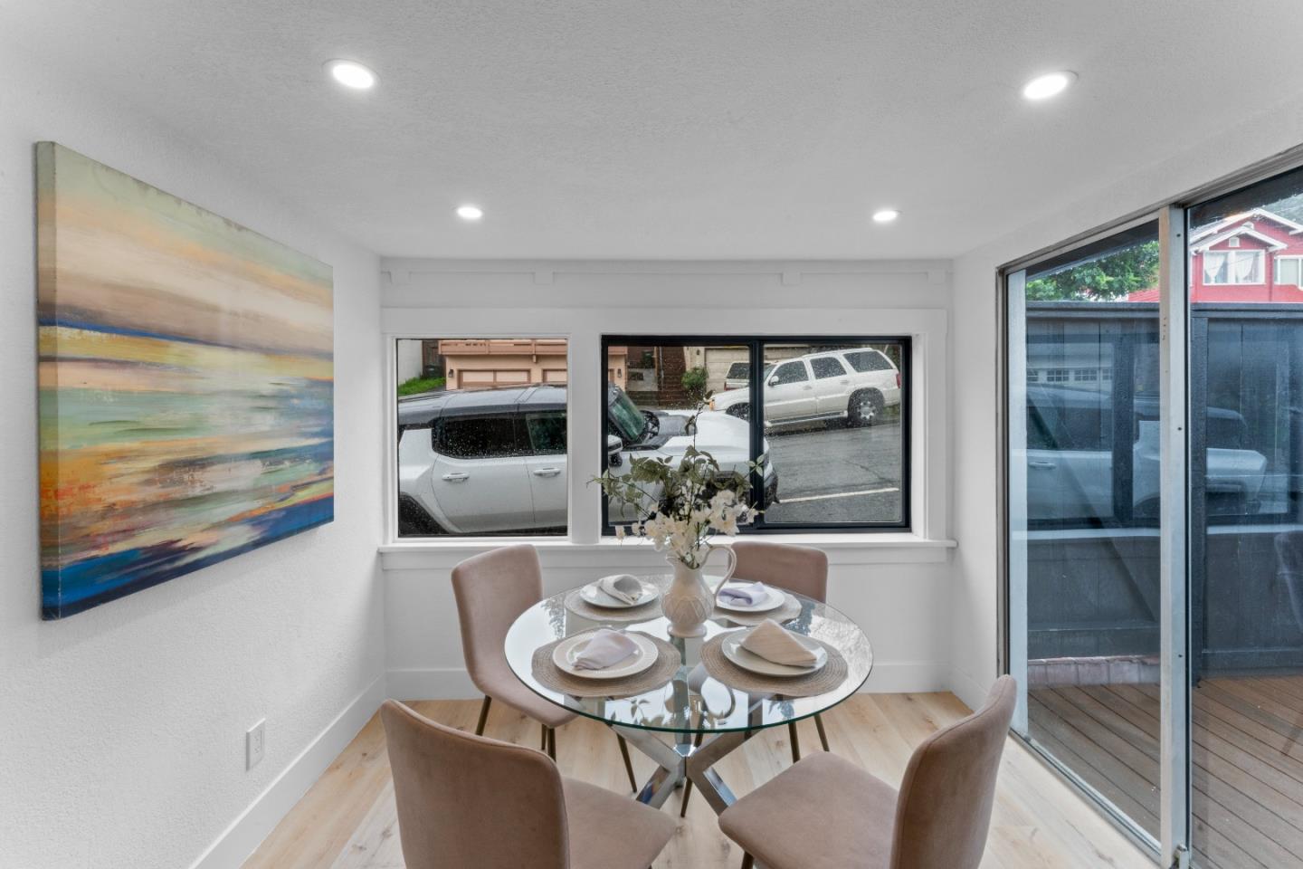 Detail Gallery Image 4 of 21 For 300 Klamath St, Brisbane,  CA 94005 - 3 Beds | 3 Baths