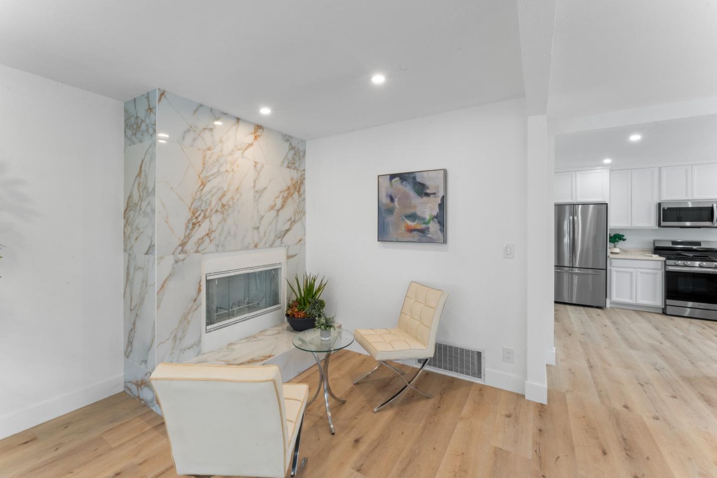 Detail Gallery Image 7 of 21 For 300 Klamath St, Brisbane,  CA 94005 - 3 Beds | 3 Baths