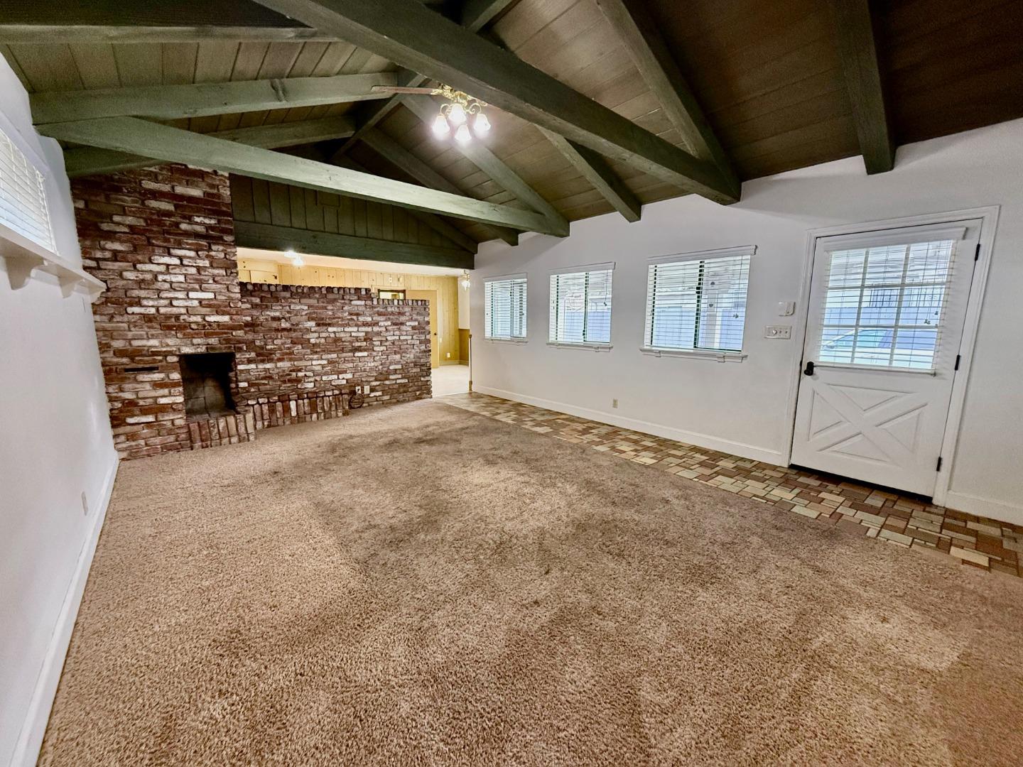 Detail Gallery Image 3 of 34 For 1462 Hervey Lane, San Jose,  CA 95125 - 2 Beds | 2 Baths