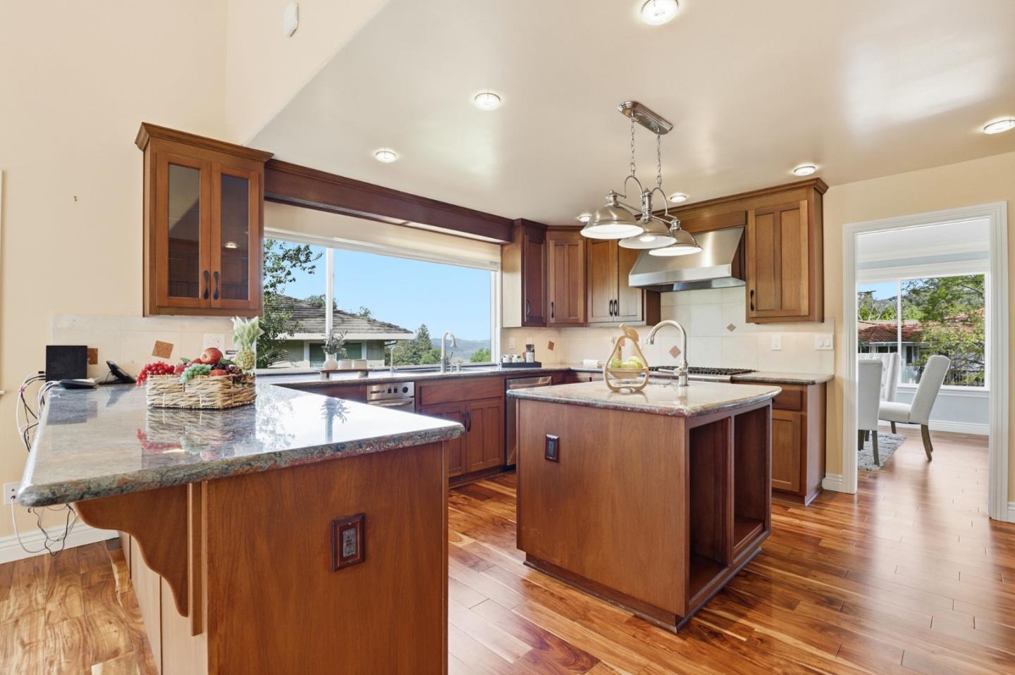 Detail Gallery Image 10 of 64 For 15990 Jackson Oaks Dr, Morgan Hill,  CA 95037 - 4 Beds | 2/1 Baths