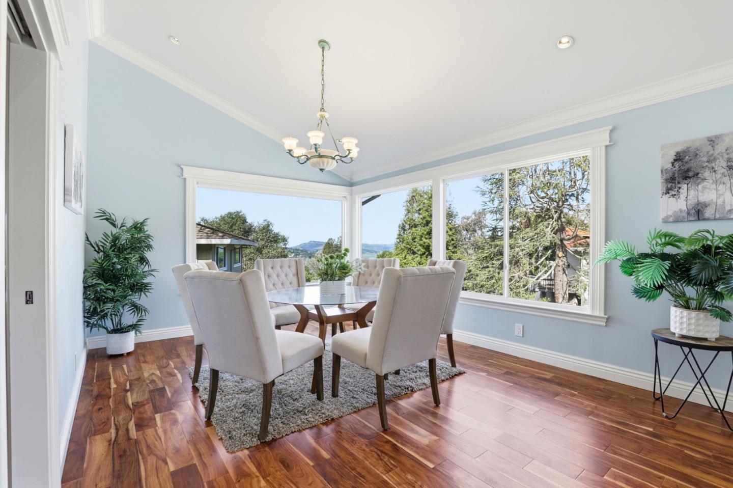Detail Gallery Image 15 of 64 For 15990 Jackson Oaks Dr, Morgan Hill,  CA 95037 - 4 Beds | 2/1 Baths