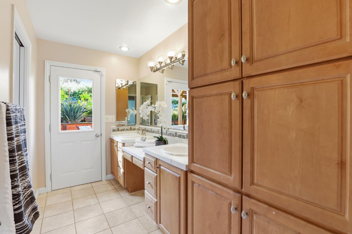 Detail Gallery Image 29 of 64 For 15990 Jackson Oaks Dr, Morgan Hill,  CA 95037 - 4 Beds | 2/1 Baths