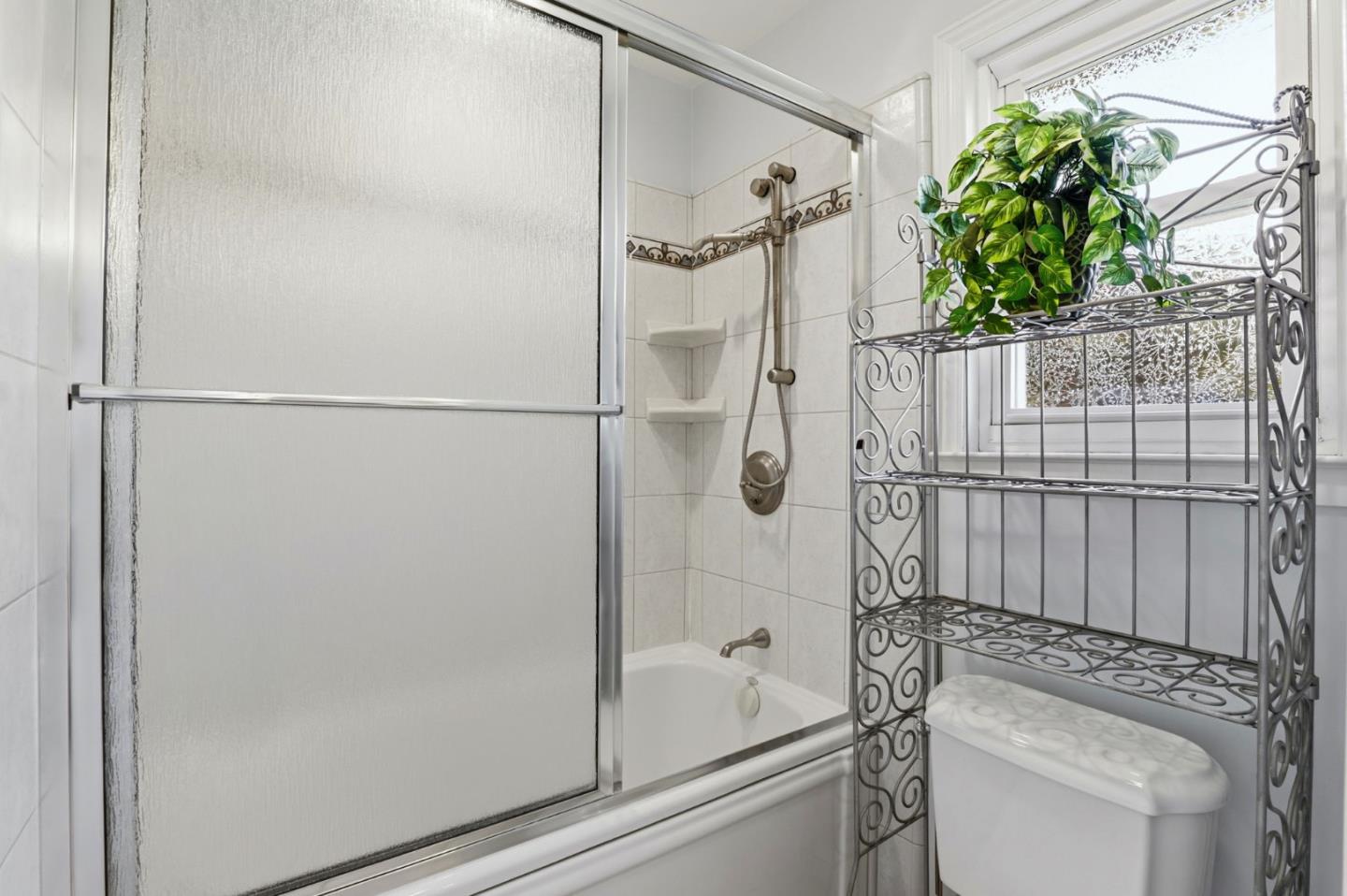 Detail Gallery Image 34 of 64 For 15990 Jackson Oaks Dr, Morgan Hill,  CA 95037 - 4 Beds | 2/1 Baths