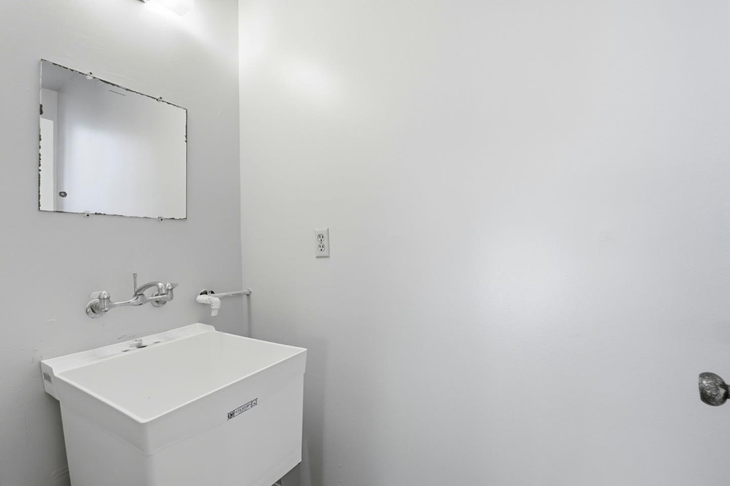 Detail Gallery Image 35 of 64 For 15990 Jackson Oaks Dr, Morgan Hill,  CA 95037 - 4 Beds | 2/1 Baths