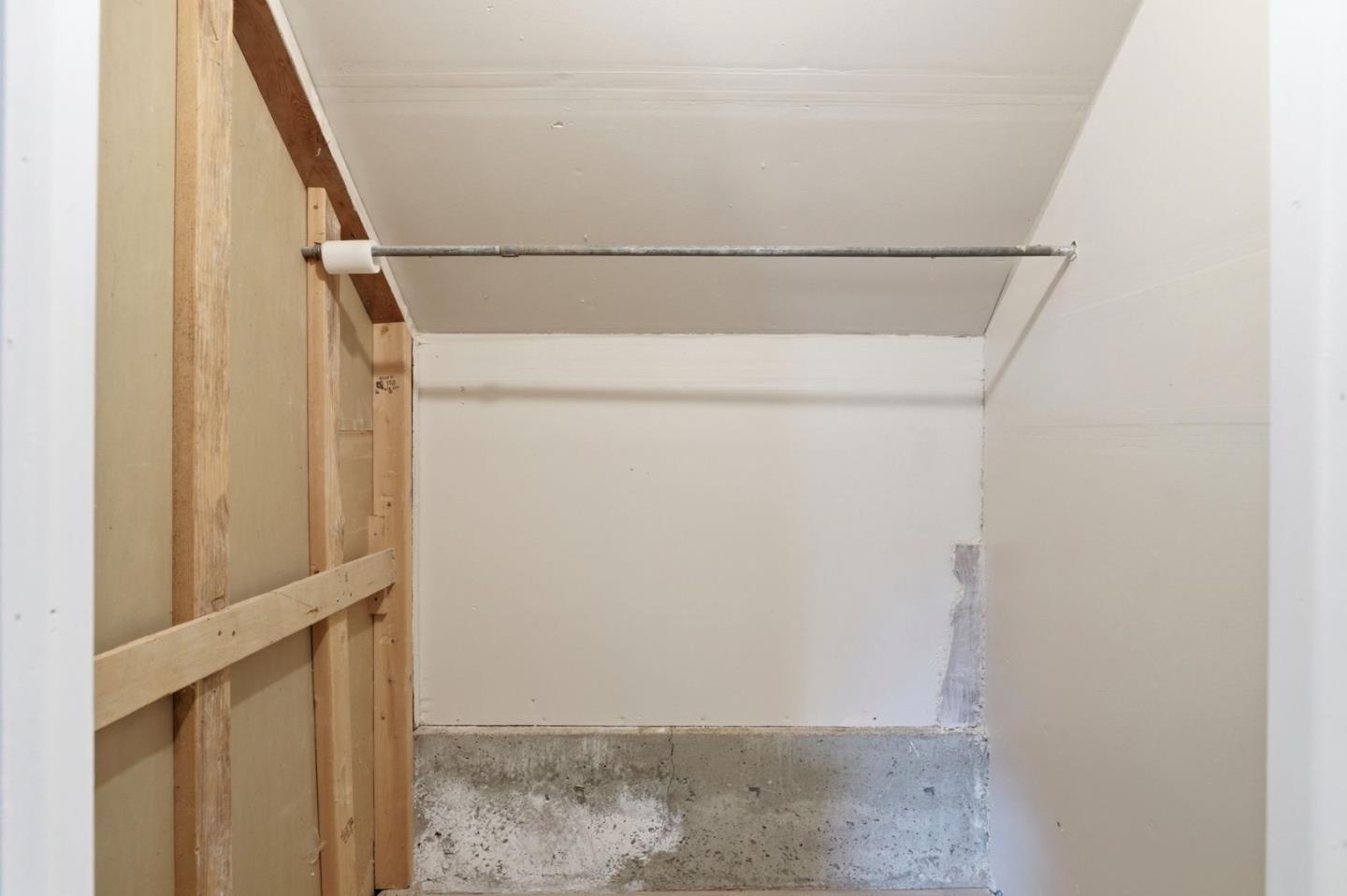 Detail Gallery Image 38 of 64 For 15990 Jackson Oaks Dr, Morgan Hill,  CA 95037 - 4 Beds | 2/1 Baths