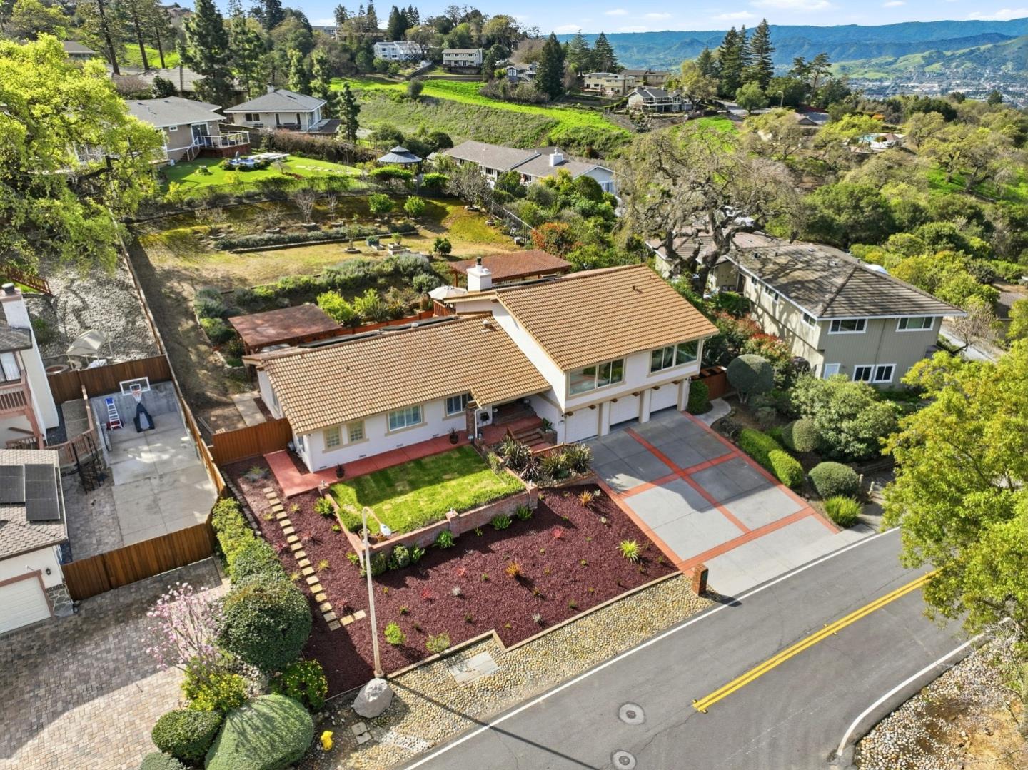 Detail Gallery Image 53 of 64 For 15990 Jackson Oaks Dr, Morgan Hill,  CA 95037 - 4 Beds | 2/1 Baths