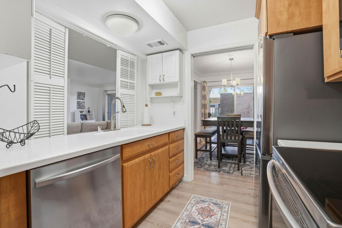 Detail Gallery Image 10 of 37 For 675 Sharon Park Dr #144,  Menlo Park,  CA 94025 - 2 Beds | 2 Baths