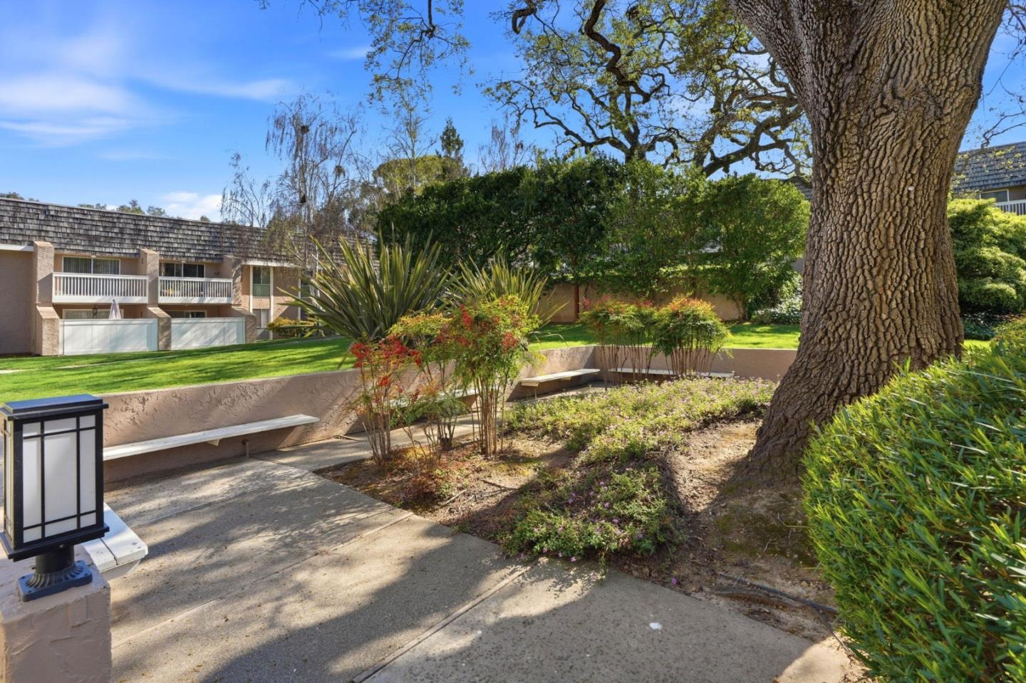 Detail Gallery Image 30 of 37 For 675 Sharon Park Dr #144,  Menlo Park,  CA 94025 - 2 Beds | 2 Baths